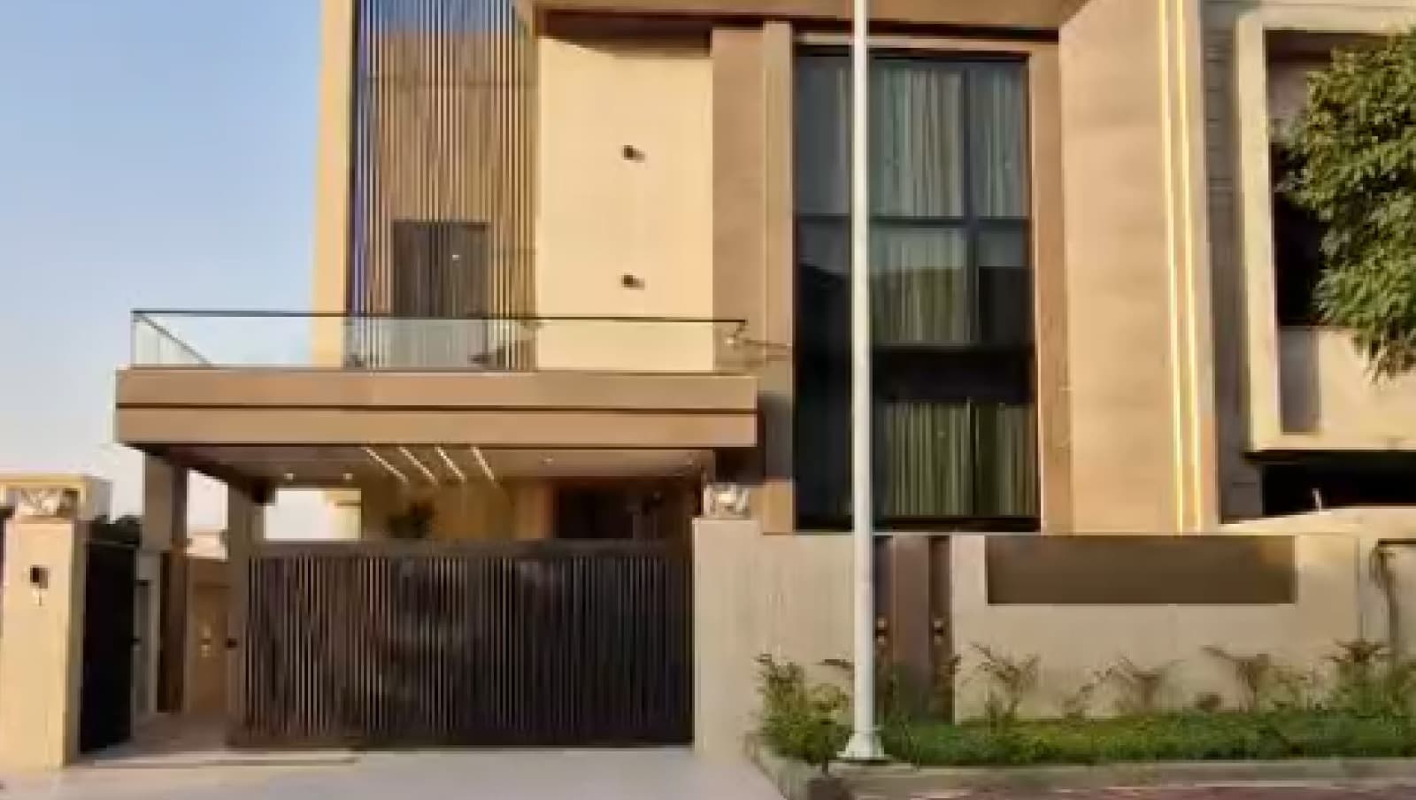 10 Marla Ultra-Modern House — Overseas 6, Bahria Town Phase 8