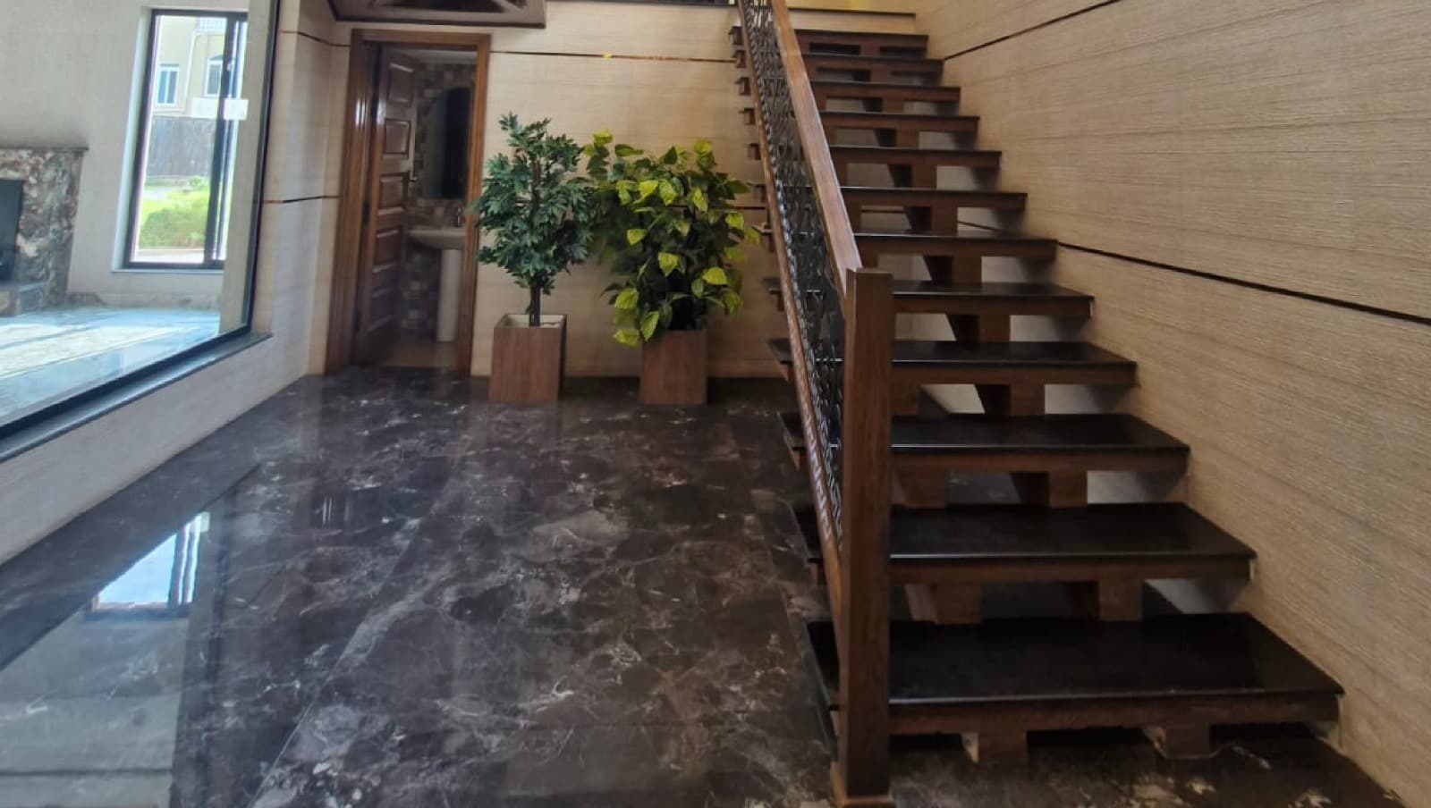 54 Marla Luxury Park-Facing Residence — Bahria Town Phase 7 photo 2